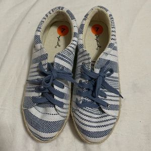 Qupid Brand New Clothes Shoes with Stripe 7M